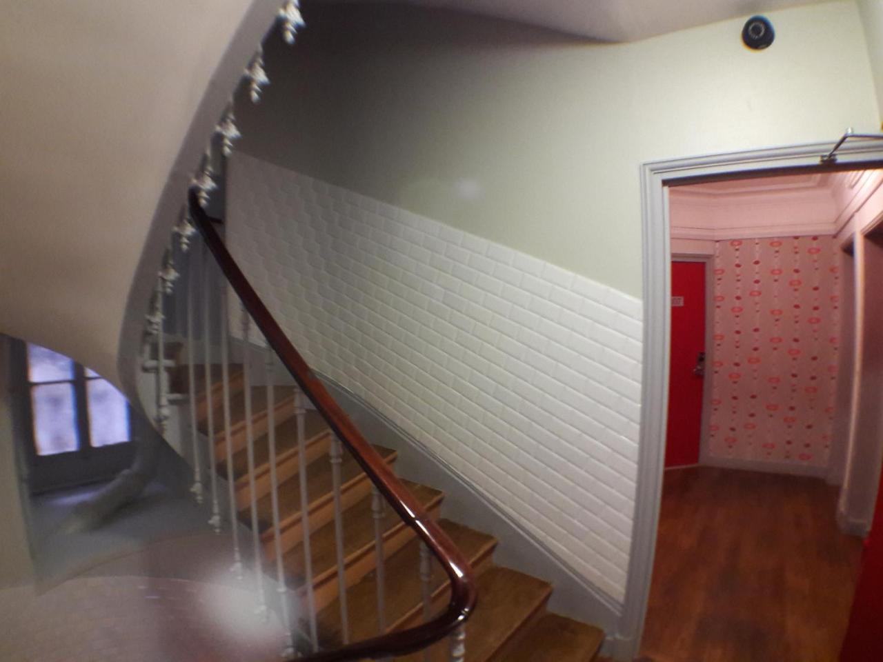 巴黎 完美旅舍旅舍 外观 照片 A staircase in a house